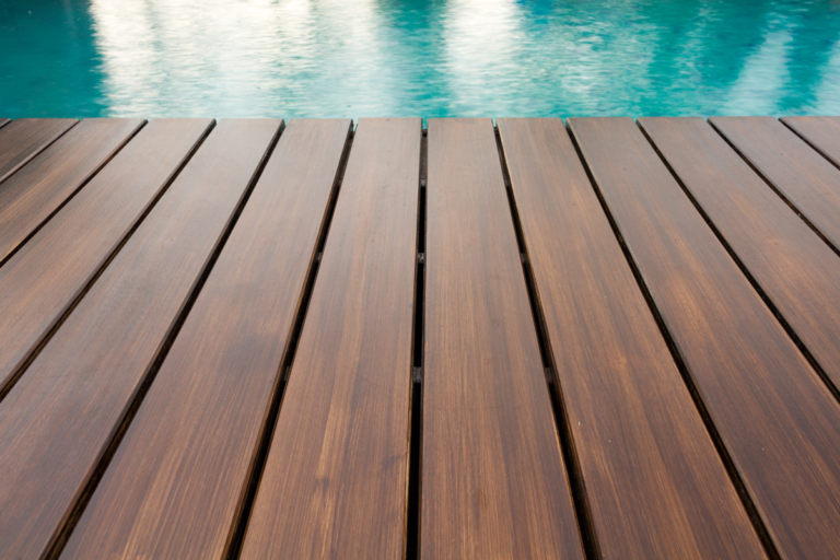 bordo piscina